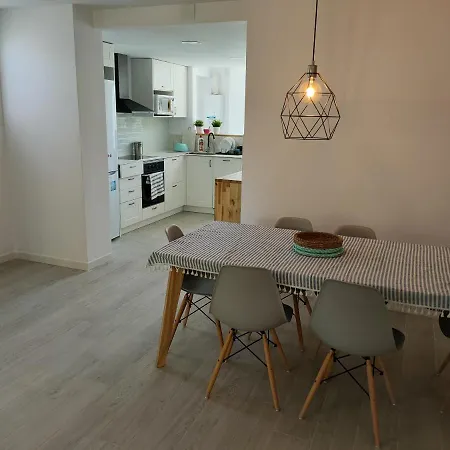 3 Bedroom With Private Garden Next To The La Siesta Apartment *