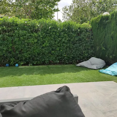 3 Bedroom With Private Garden Next To The La Siesta Apartment *