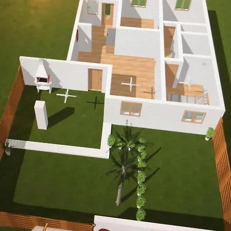3 Bedroom With Private Garden Next To The La Siesta Apartment